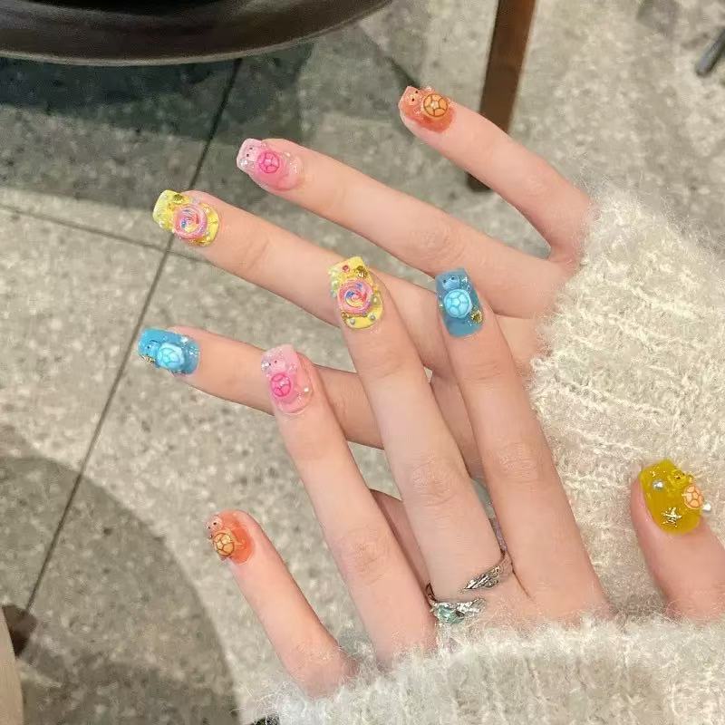 Sewing Art - 100個のミニカラフルタートルレジンチャーム、フラットバックカボション、かわいいDIYスマホケースサイドデコレーション、ネイルアート、手作りクラフトアクセサリー